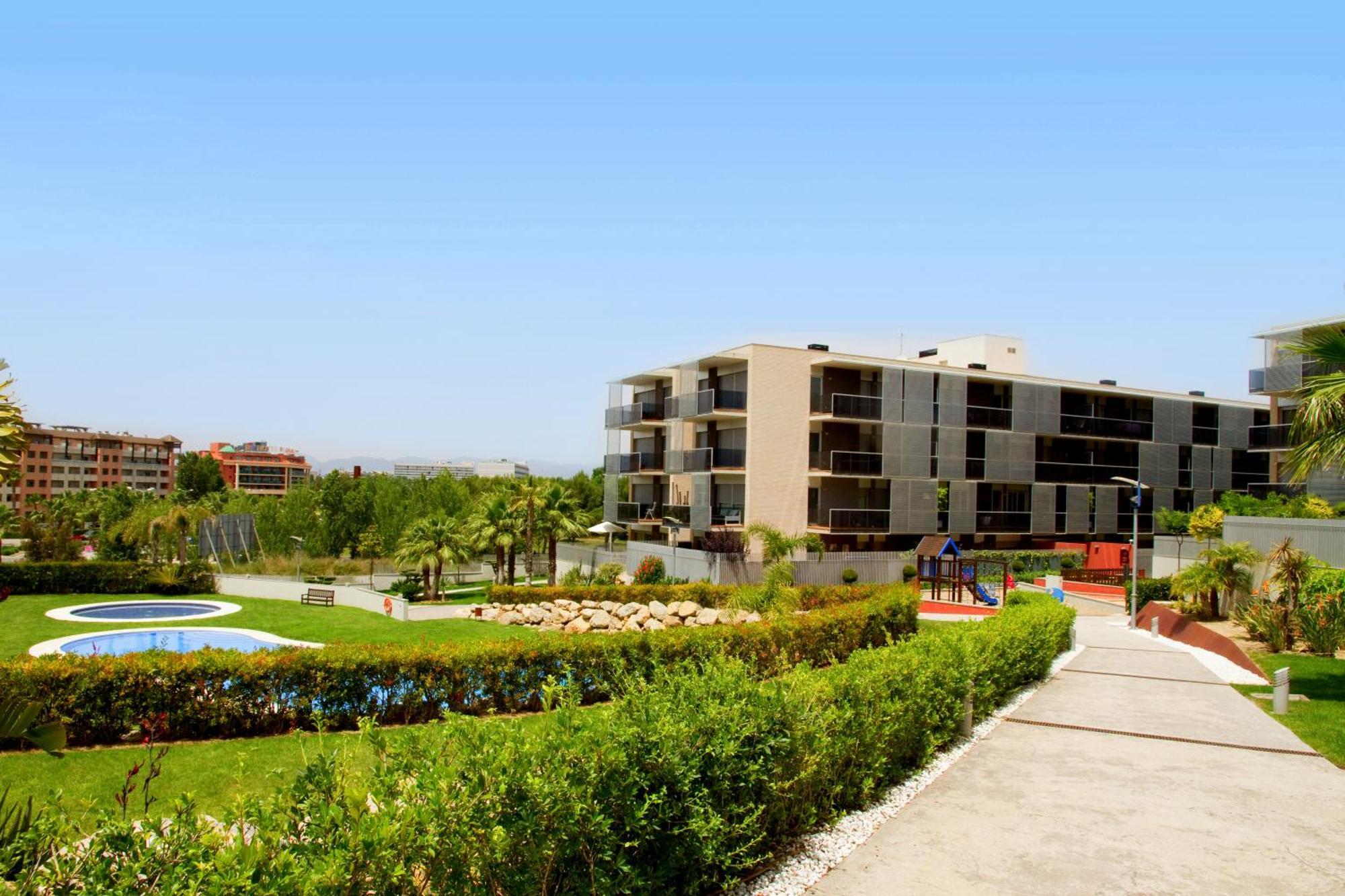 Rentalmar Paradise Families Only Con Parking Salou Exterior foto