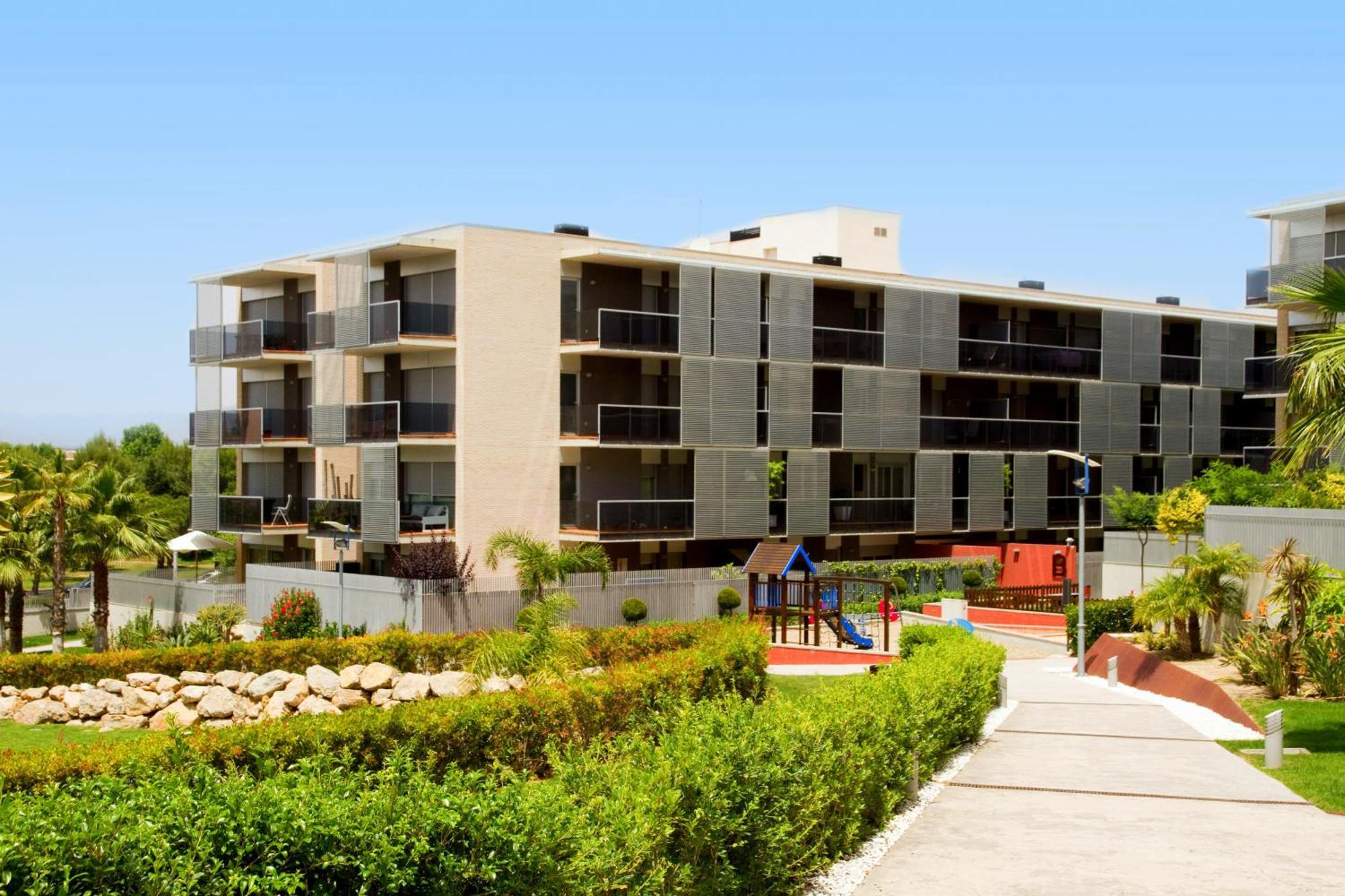 Rentalmar Paradise Families Only Con Parking Salou Exterior foto