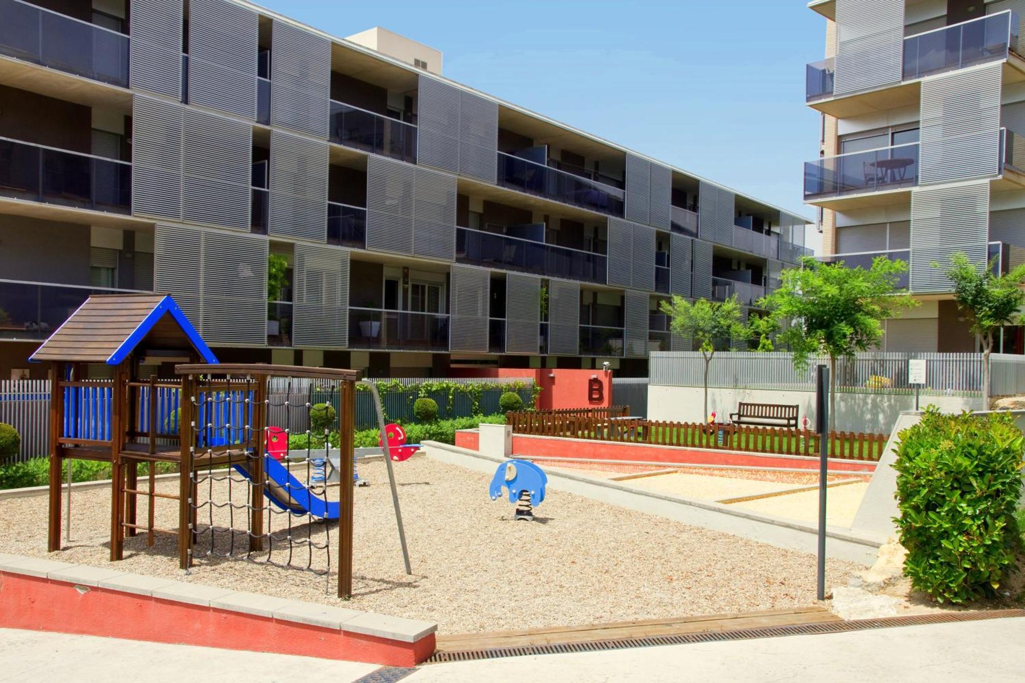 Rentalmar Paradise Families Only Con Parking Salou Exterior foto