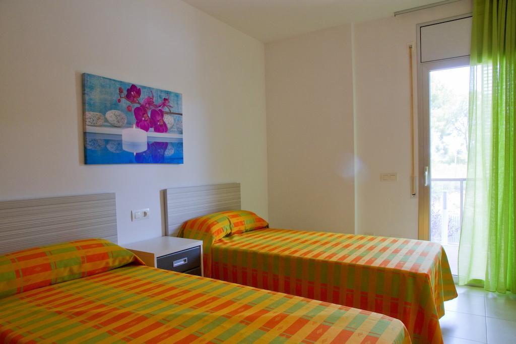 Rentalmar Paradise Families Only Con Parking Salou Zimmer foto