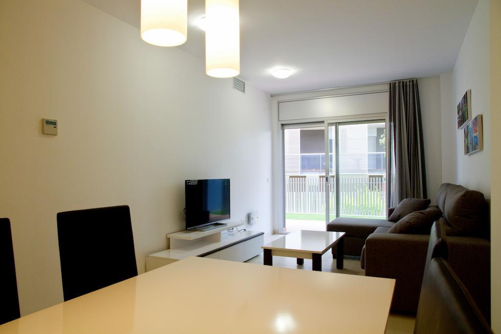Rentalmar Paradise Families Only Con Parking Salou Zimmer foto