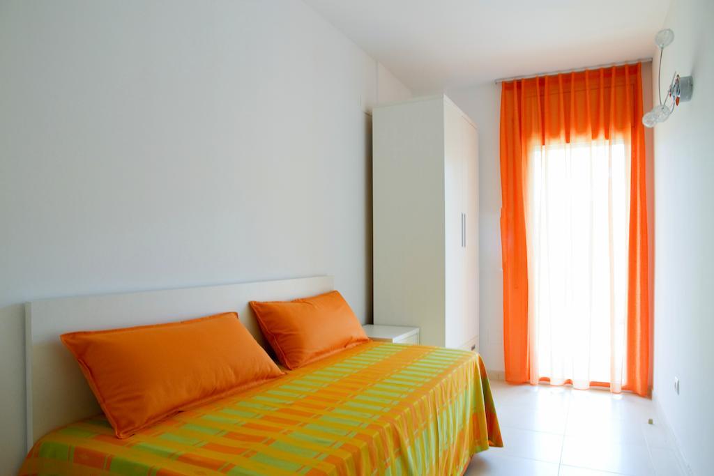 Rentalmar Paradise Families Only Con Parking Salou Zimmer foto
