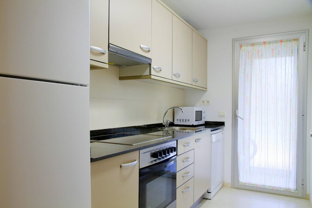 Rentalmar Paradise Families Only Con Parking Salou Zimmer foto